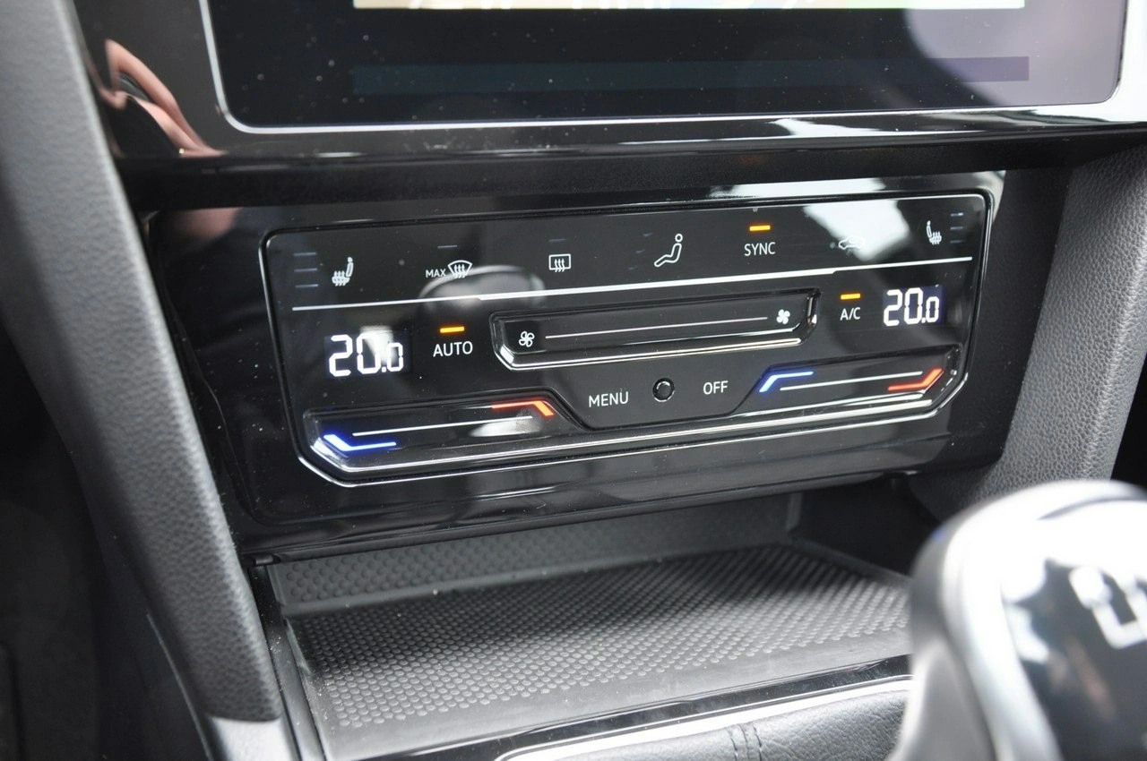 Volkswagen Passat - Zdjęcie 20