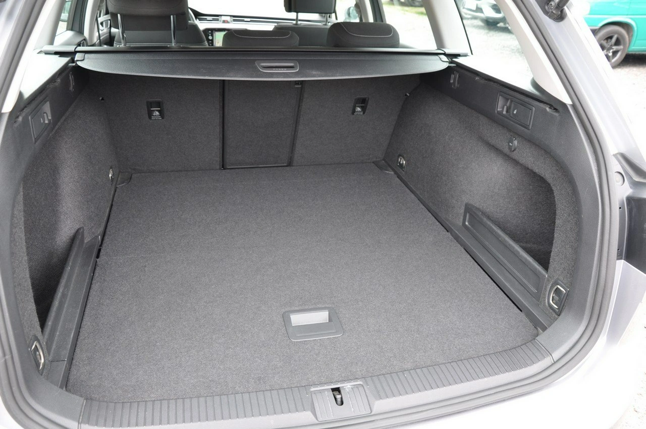 Volkswagen Passat - Zdjęcie 26