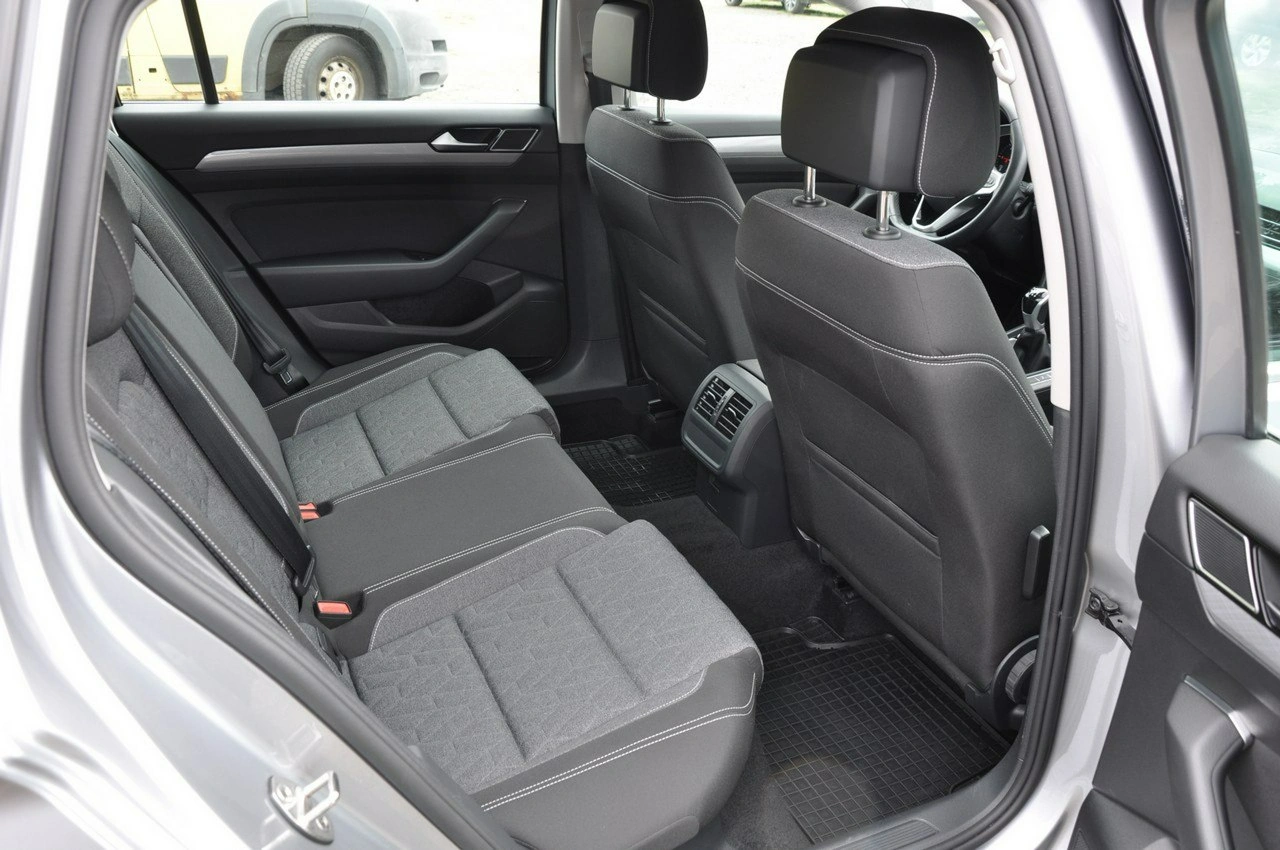 Volkswagen Passat - Zdjęcie 27
