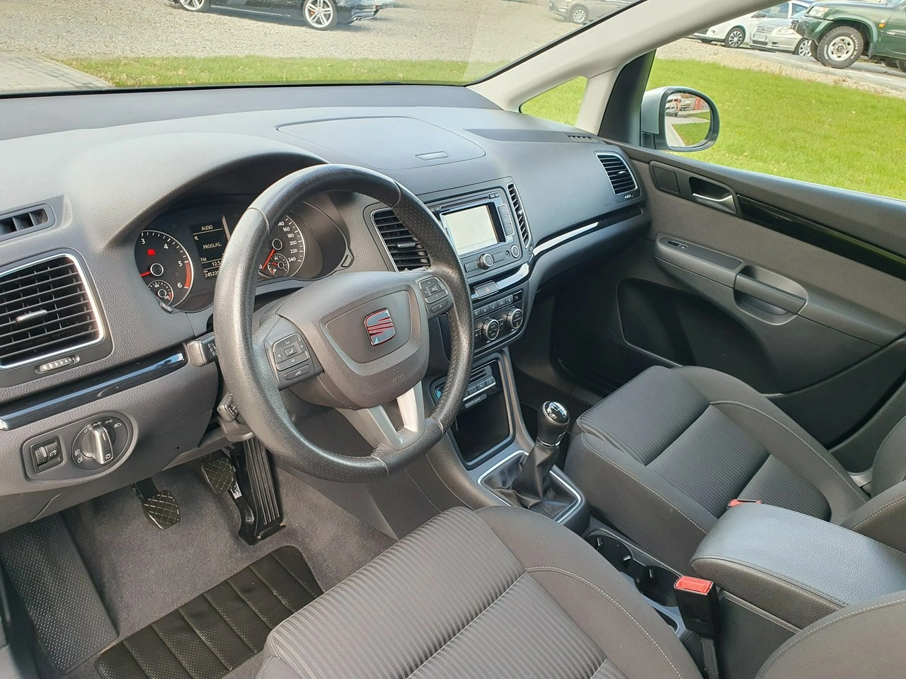 Seat Alhambra - Zdjęcie 17