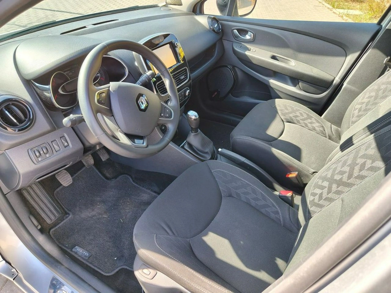 Renault Clio - Zdjęcie 20