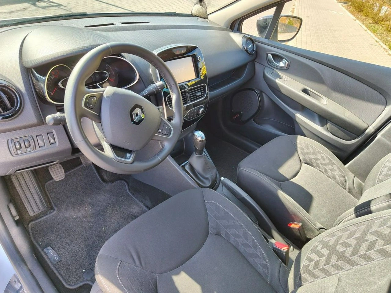 Renault Clio - Zdjęcie 22