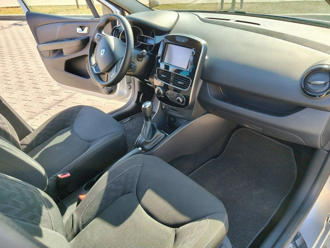 Renault Clio - Zdjęcie 25