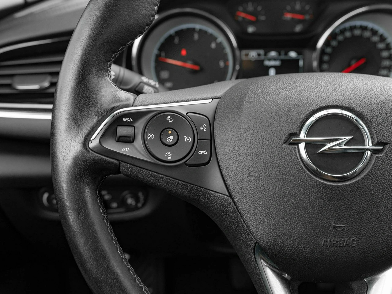 Opel Insignia - Zdjęcie 15