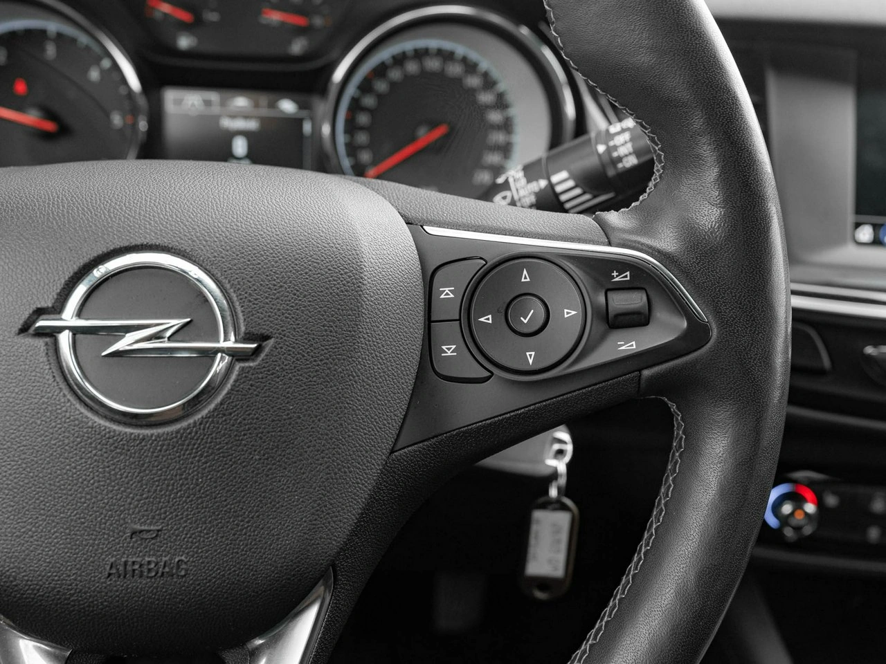 Opel Insignia - Zdjęcie 16