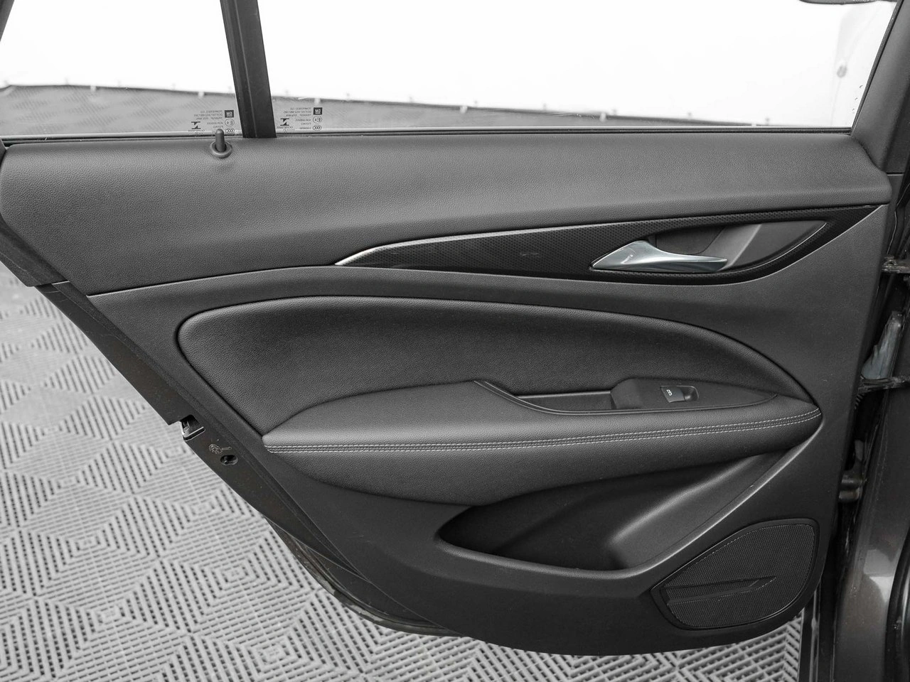 Opel Insignia - Zdjęcie 24