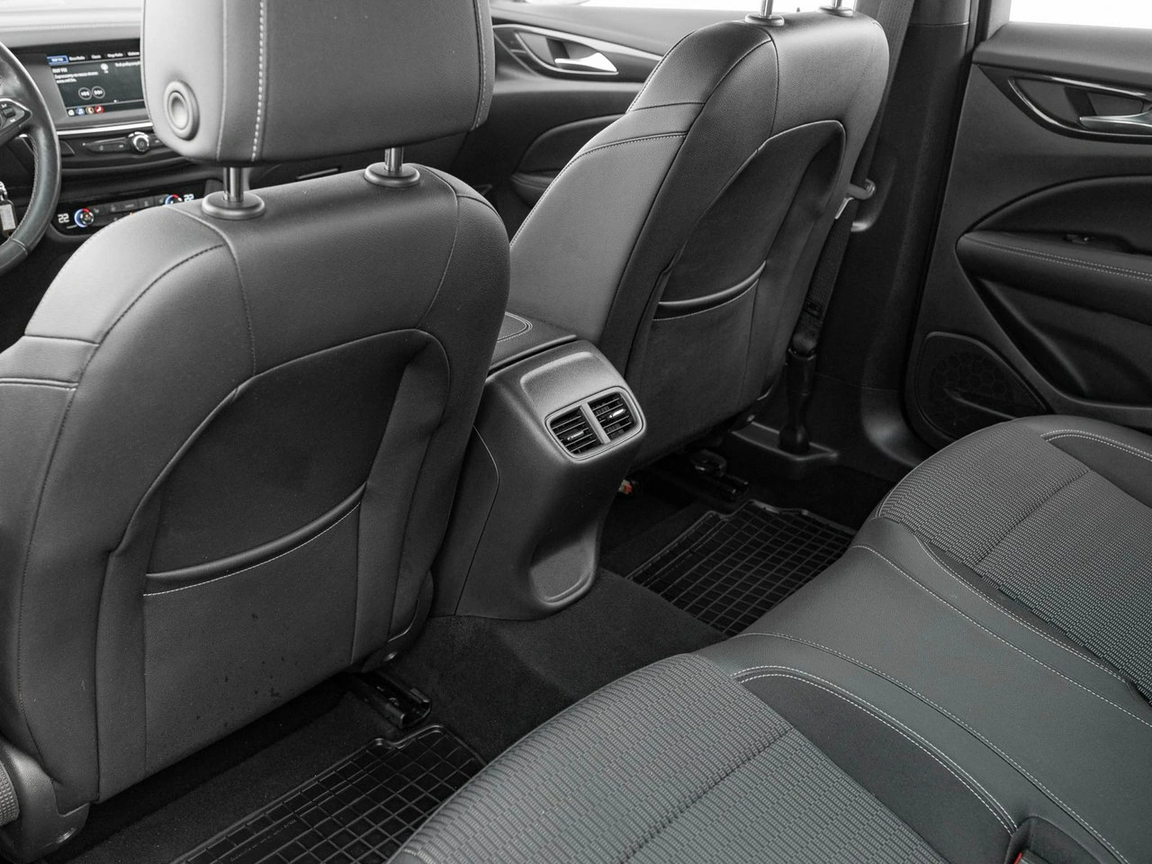 Opel Insignia - Zdjęcie 25