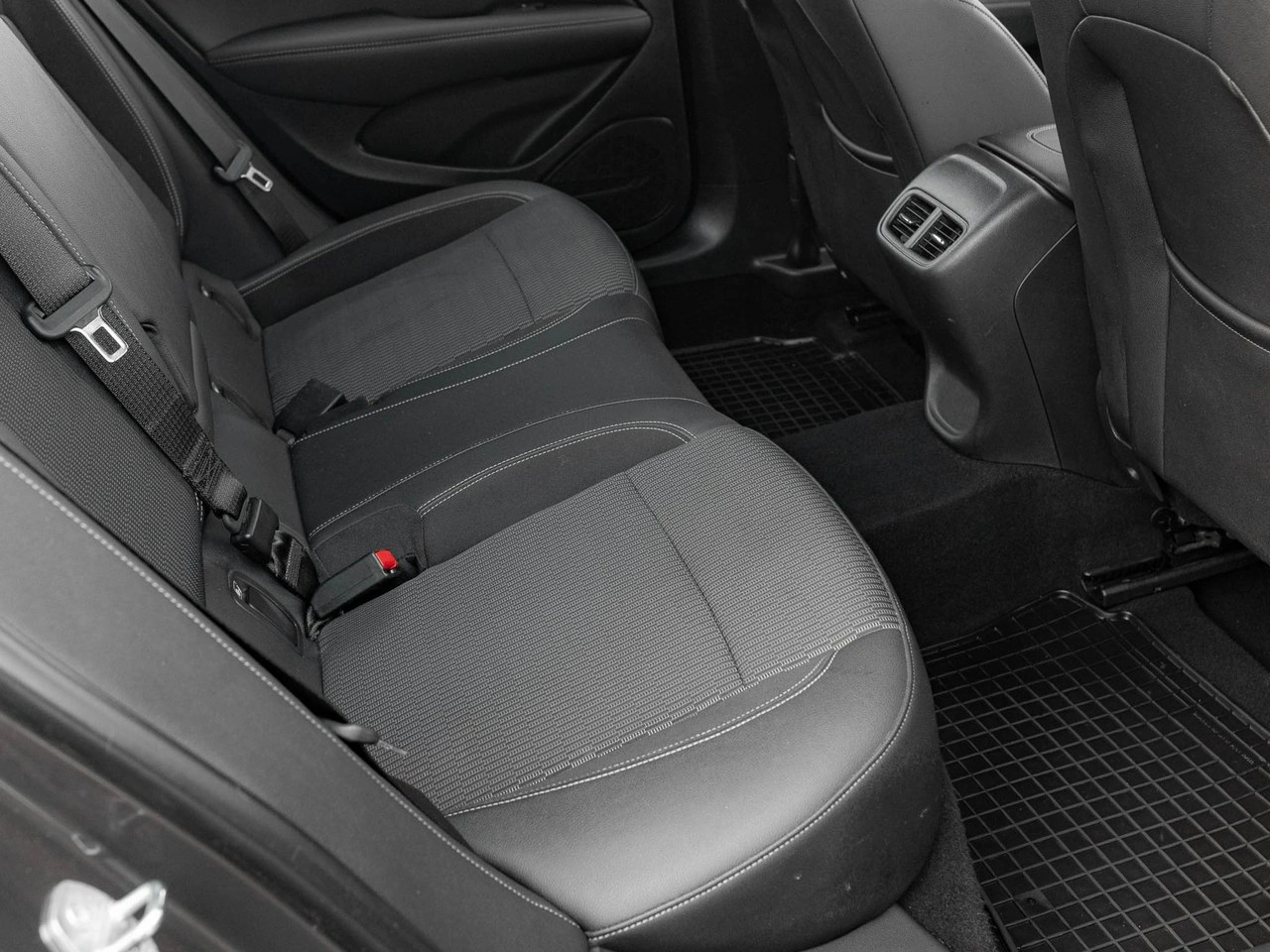 Opel Insignia - Zdjęcie 29