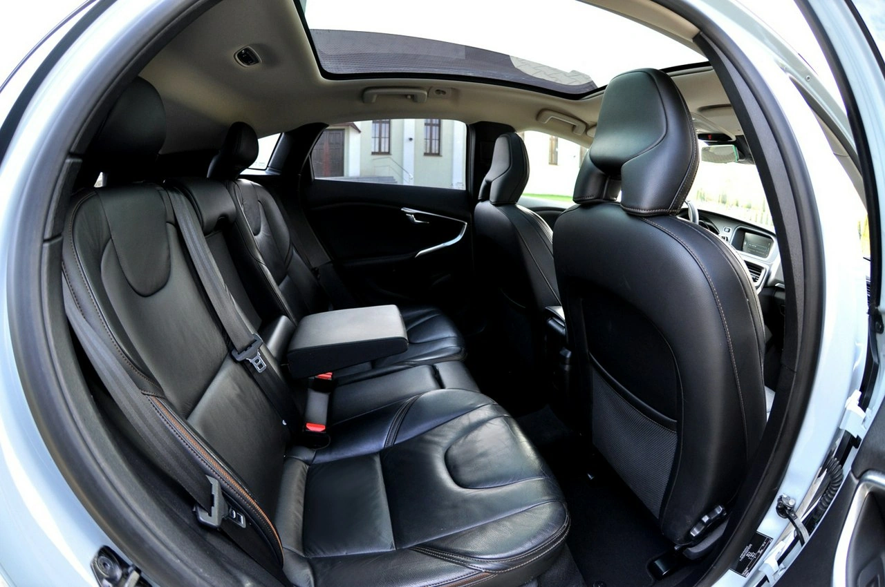 Volvo V40 Cross Country - Zdjęcie 10