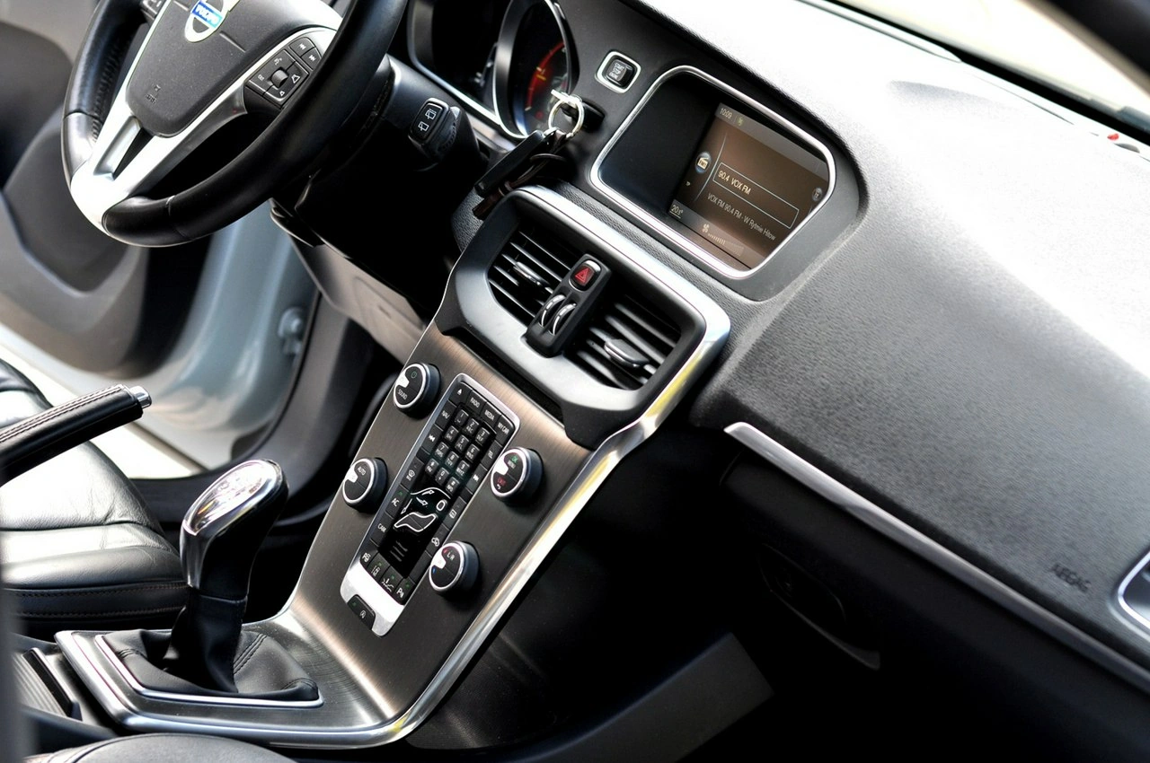 Volvo V40 Cross Country - Zdjęcie 12