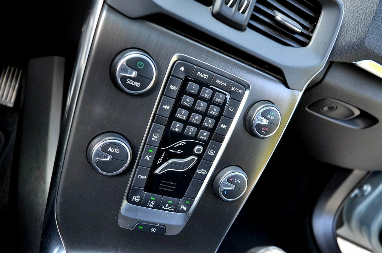 Volvo V40 Cross Country - Zdjęcie 14