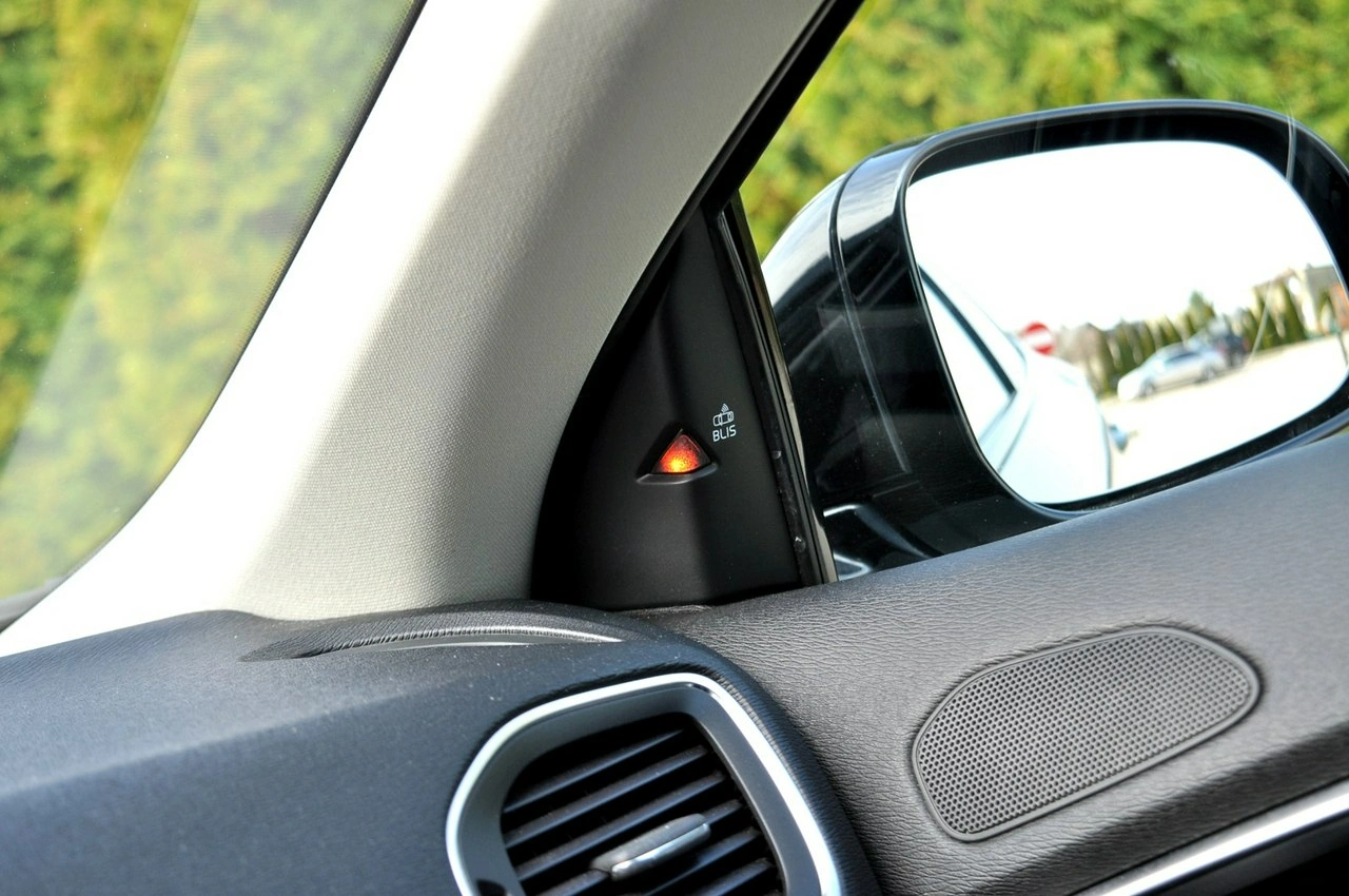 Volvo V40 Cross Country - Zdjęcie 15