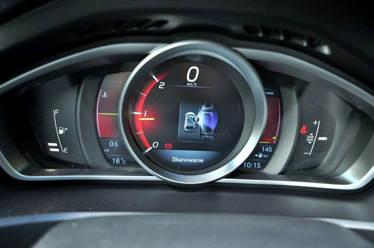 Volvo V40 Cross Country - Zdjęcie 17