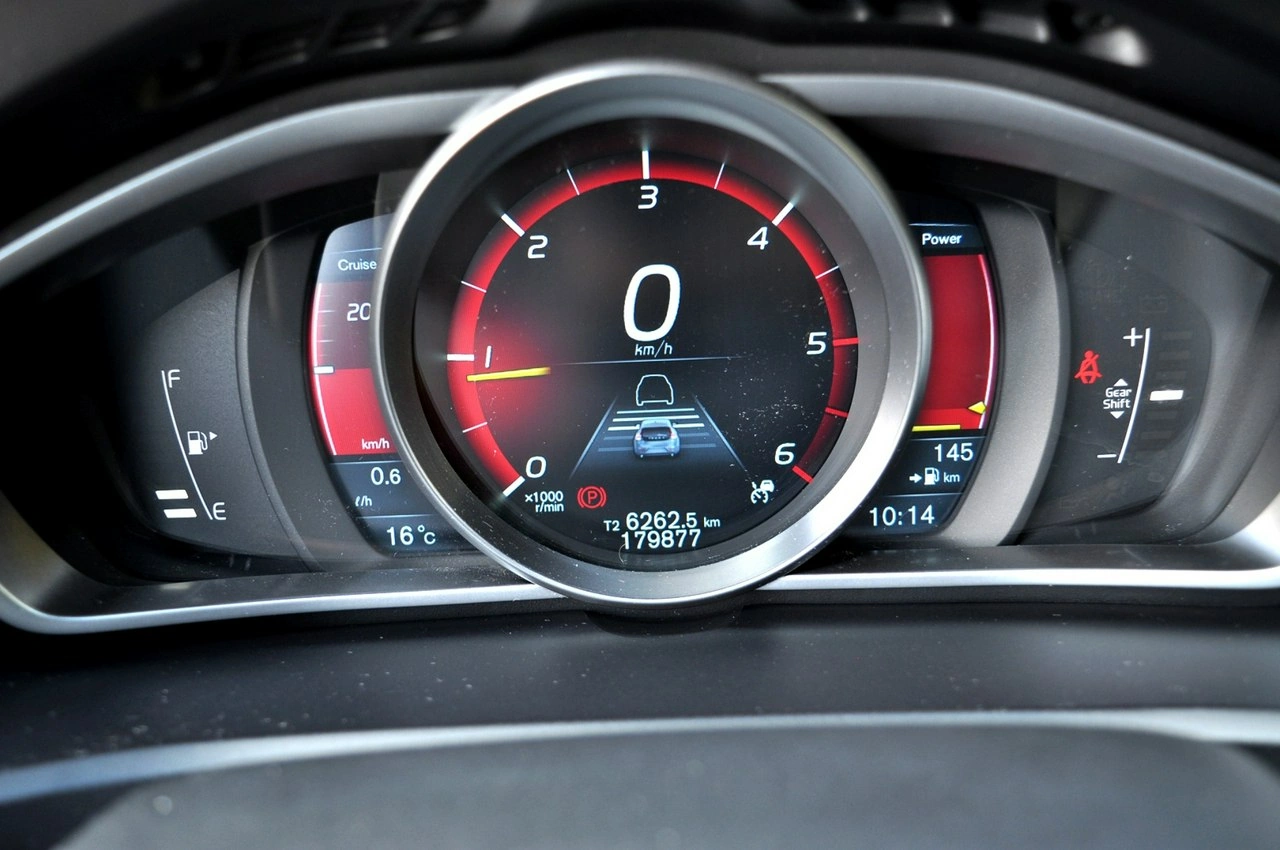 Volvo V40 Cross Country - Zdjęcie 18