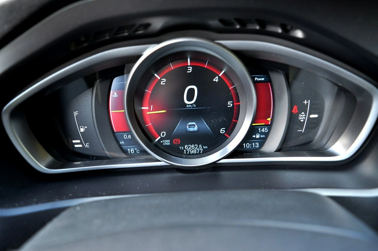 Volvo V40 Cross Country - Zdjęcie 19