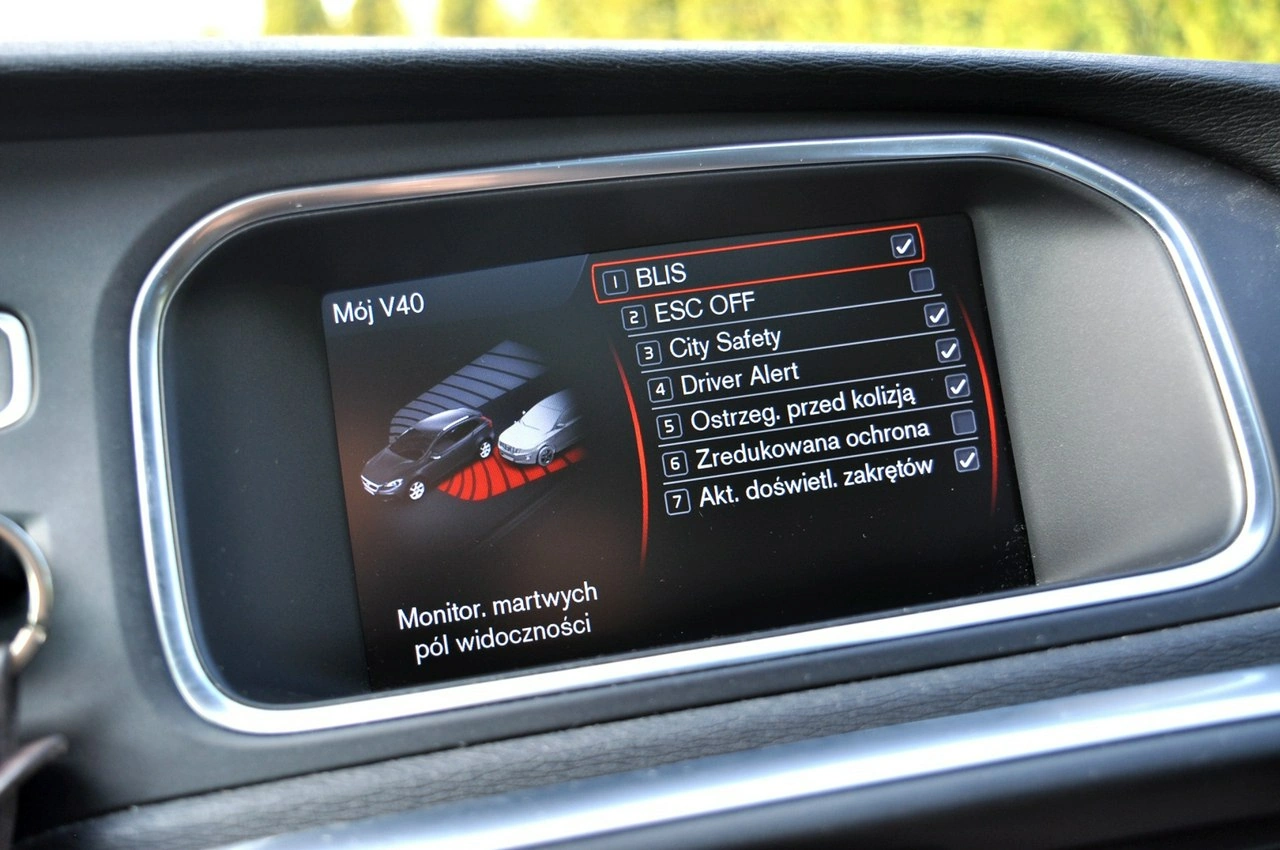 Volvo V40 Cross Country - Zdjęcie 29