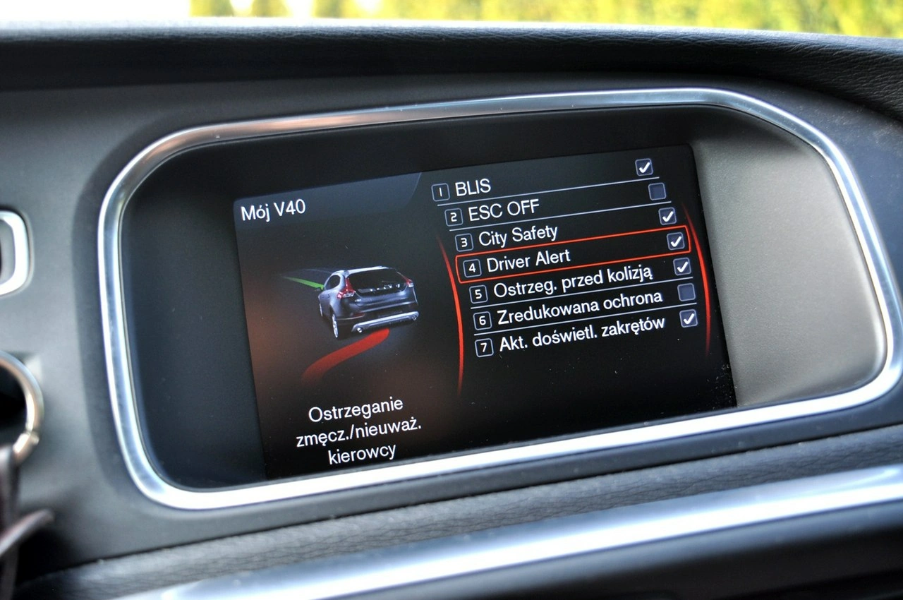 Volvo V40 Cross Country - Zdjęcie 32