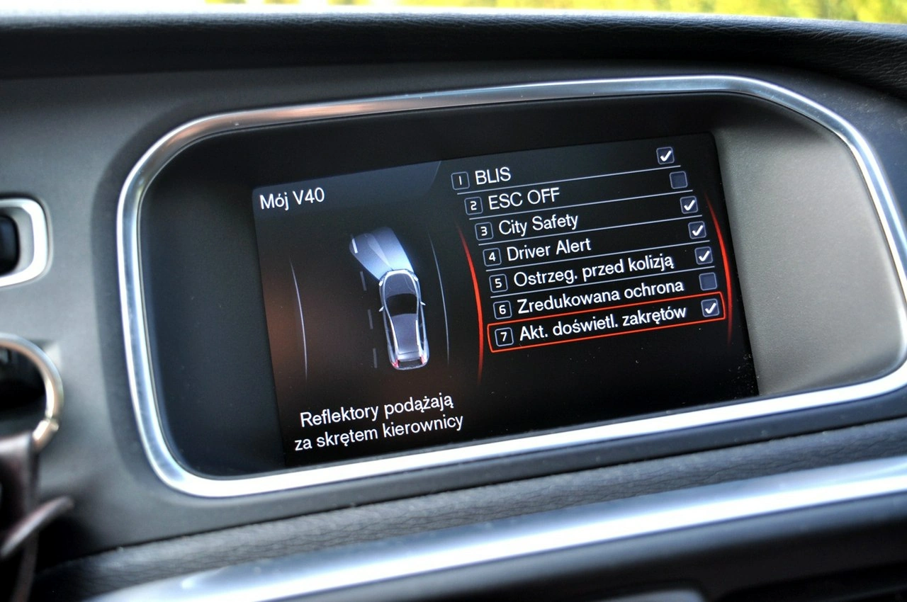 Volvo V40 Cross Country - Zdjęcie 35