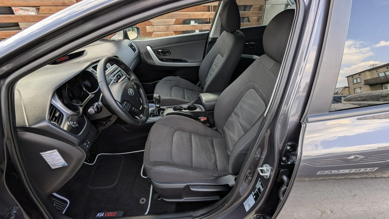 Kia Ceed - Zdjęcie 10