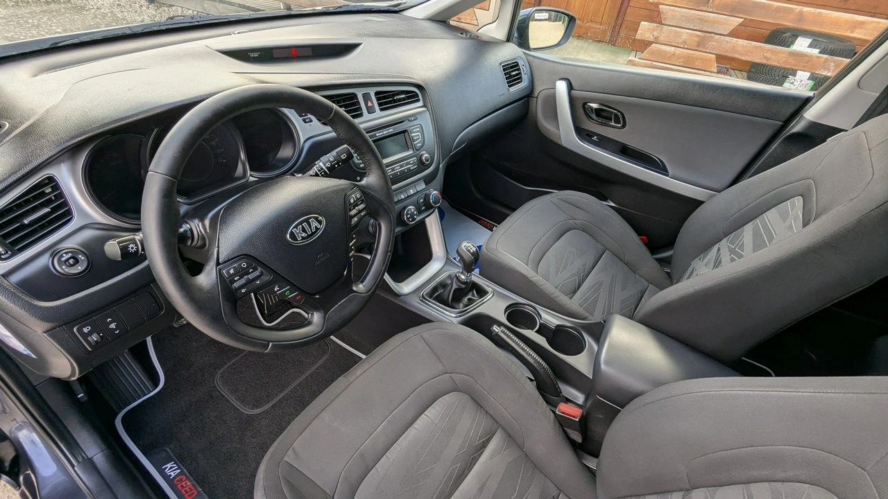 Kia Ceed - Zdjęcie 11
