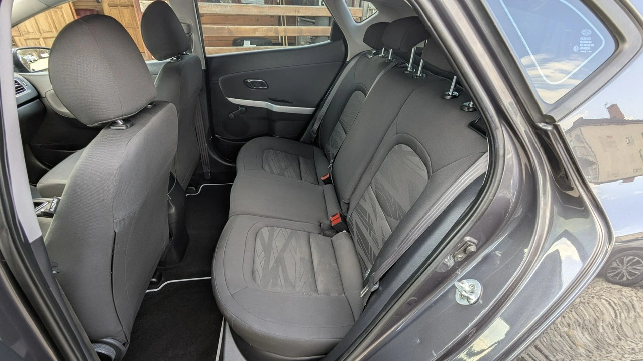 Kia Ceed - Zdjęcie 12