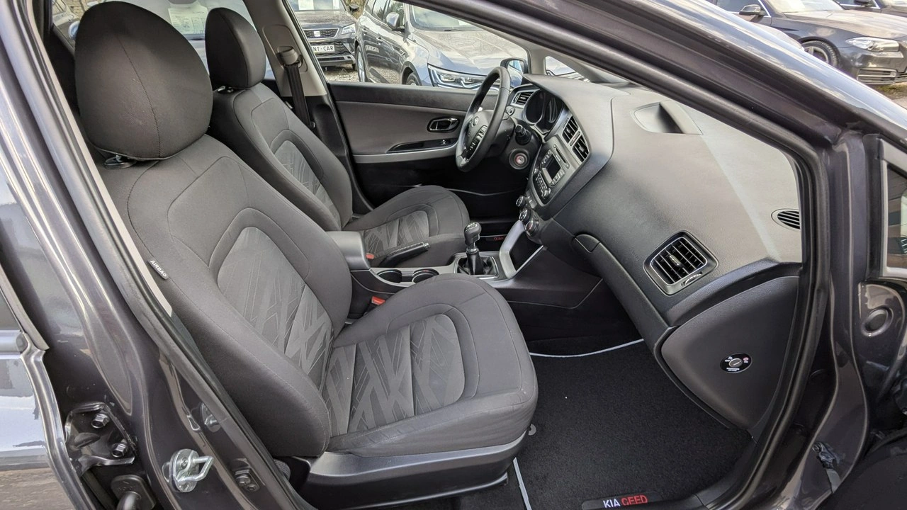 Kia Ceed - Zdjęcie 15