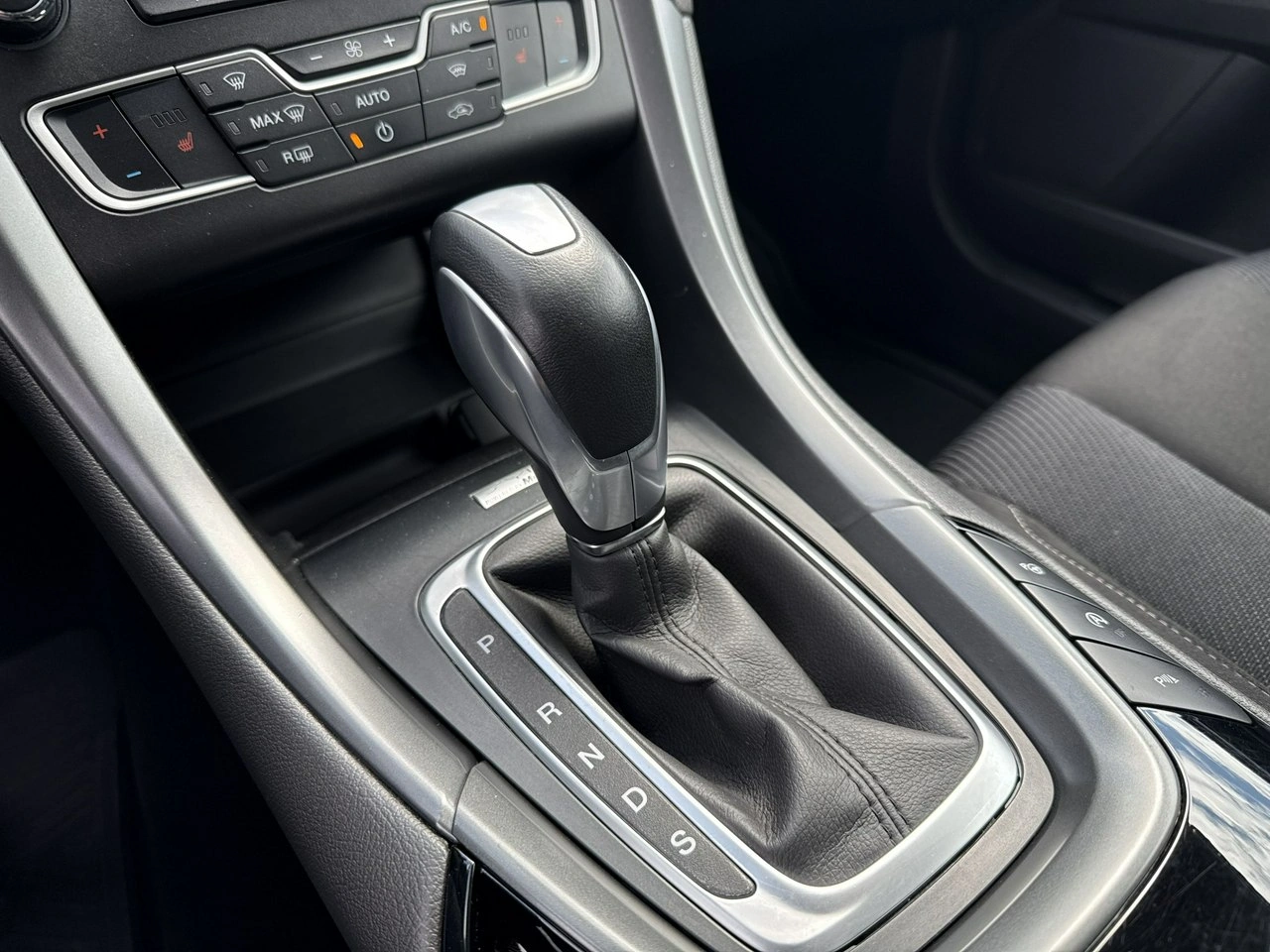 Ford Mondeo - Zdjęcie 19