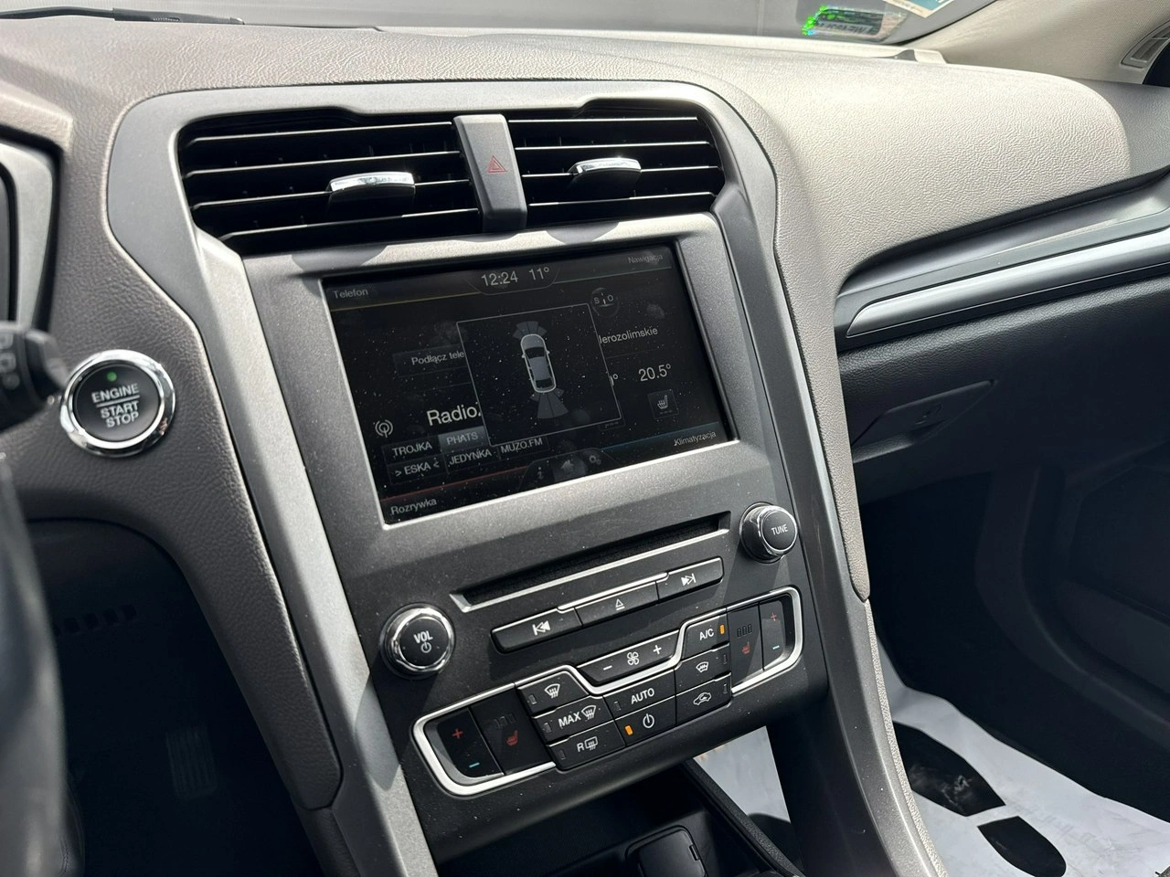 Ford Mondeo - Zdjęcie 24