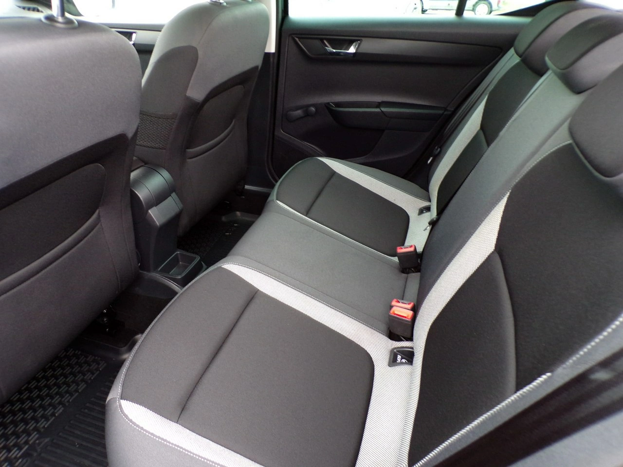 Skoda Fabia - Zdjęcie 25