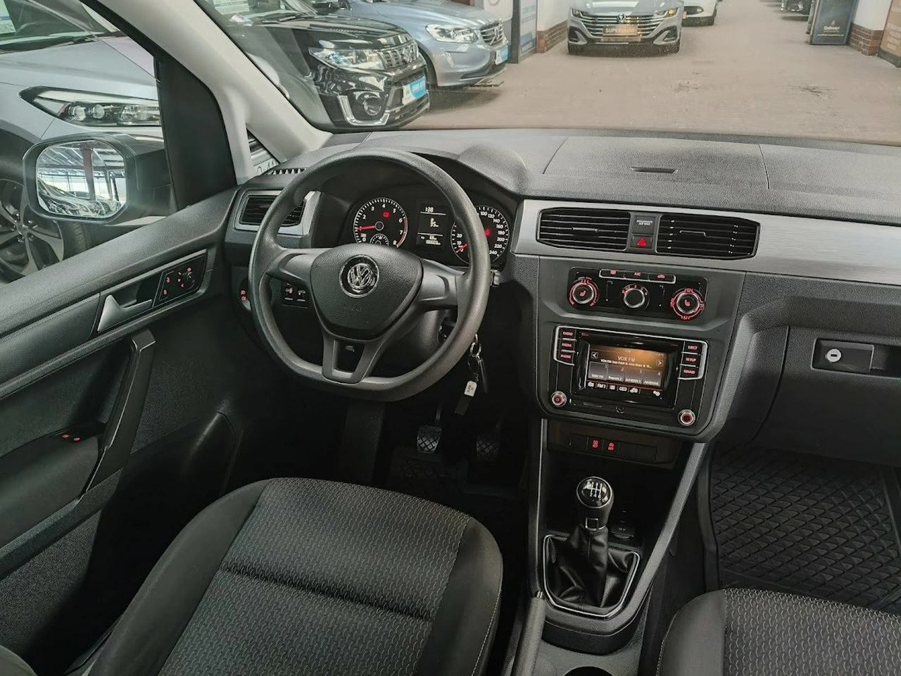 Volkswagen Caddy - Zdjęcie 9