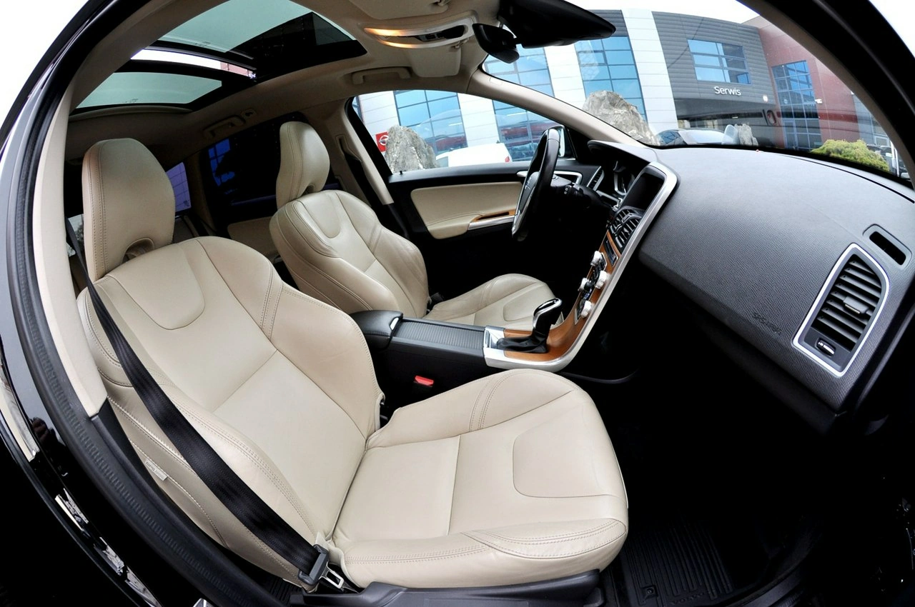 Volvo XC 60 - Zdjęcie 9
