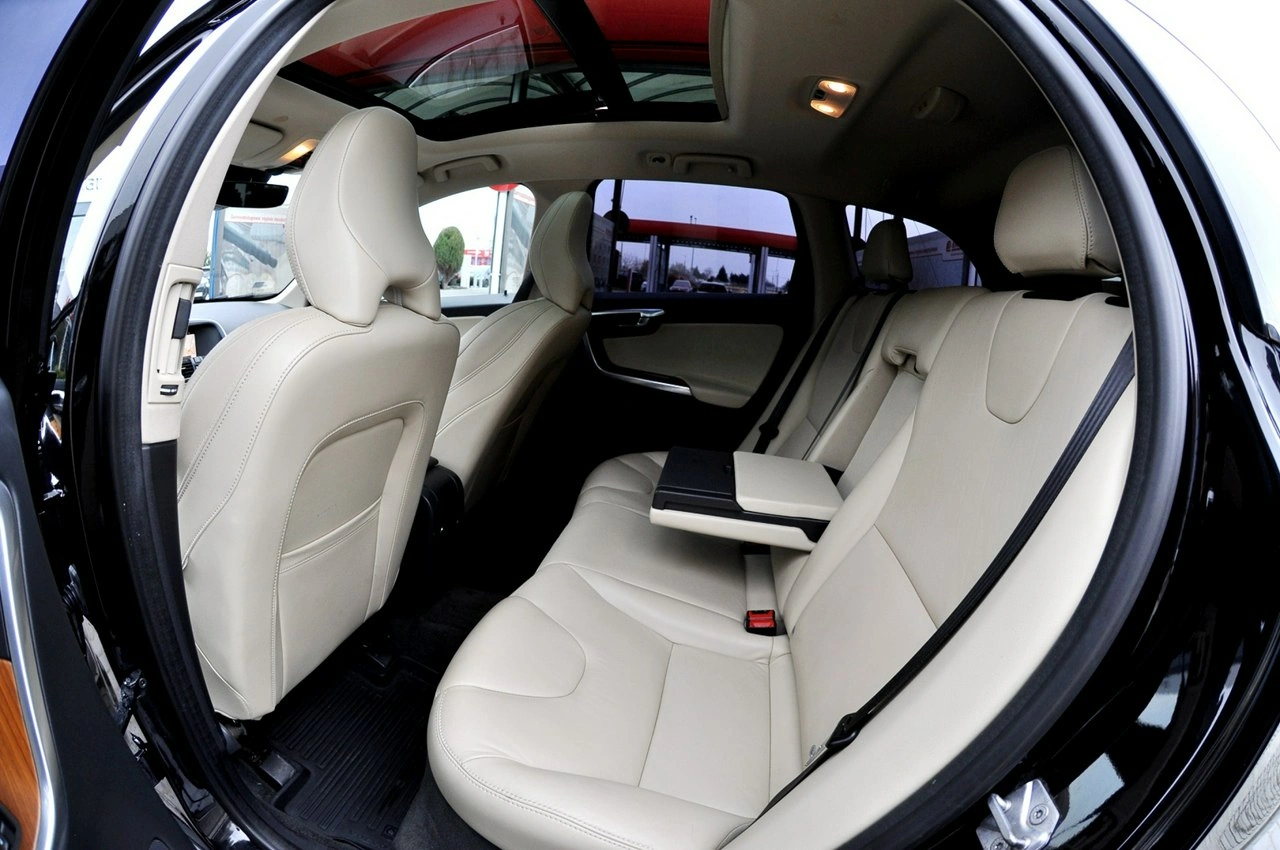 Volvo XC 60 - Zdjęcie 11