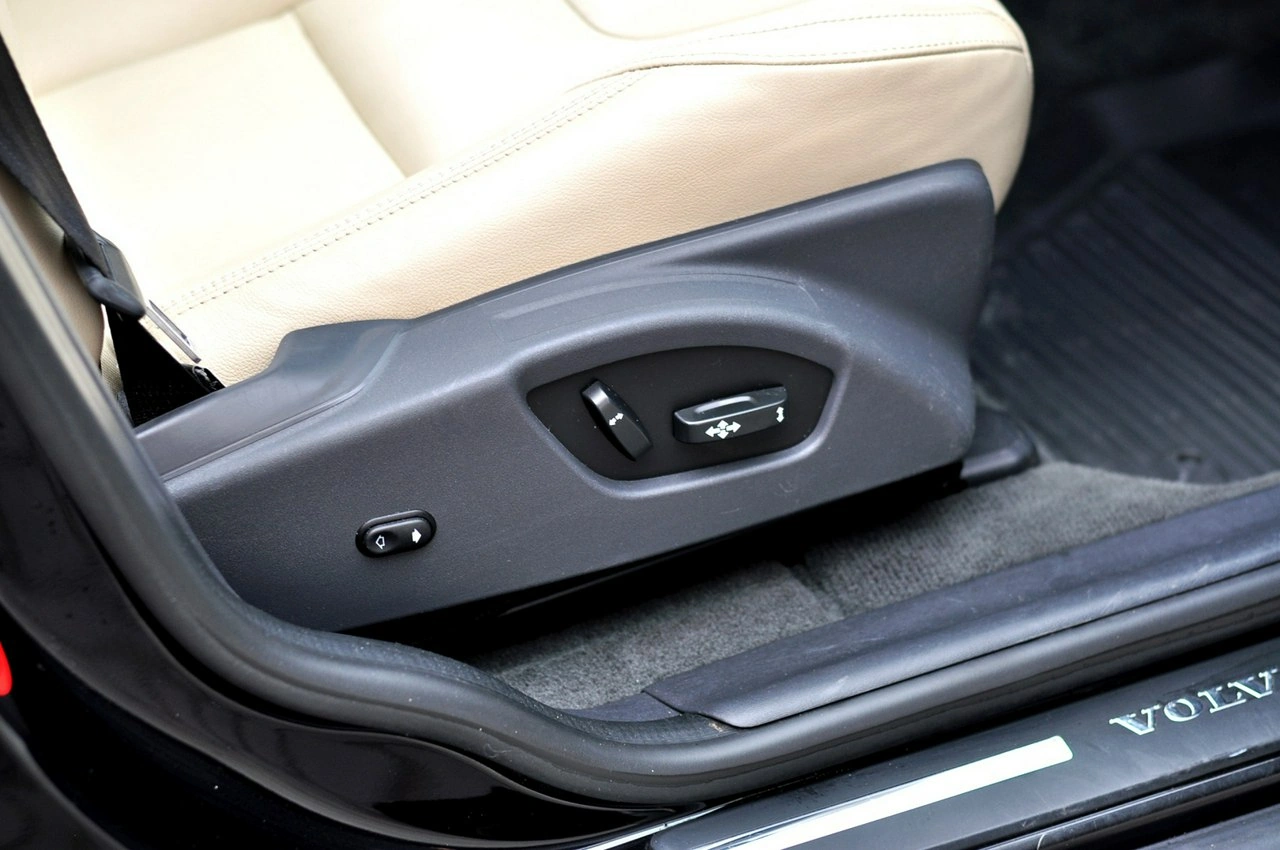 Volvo XC 60 - Zdjęcie 8