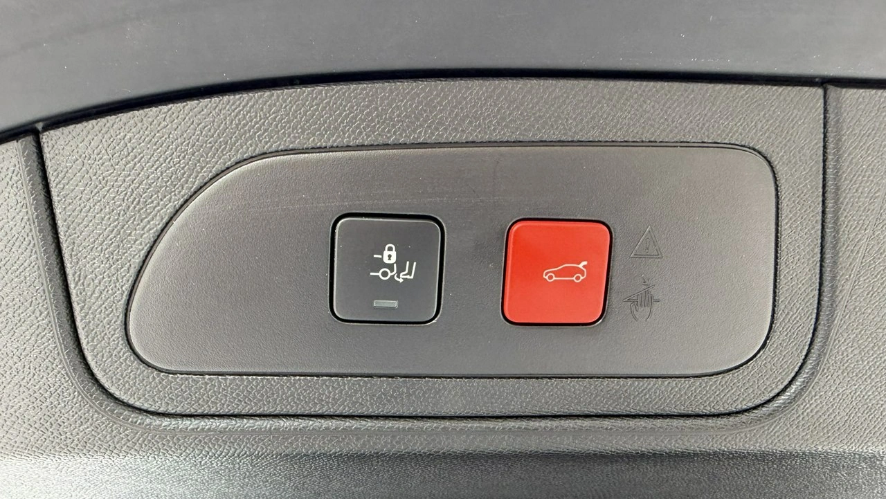 DS Automobiles DS 7 Crossback - Zdjęcie 38