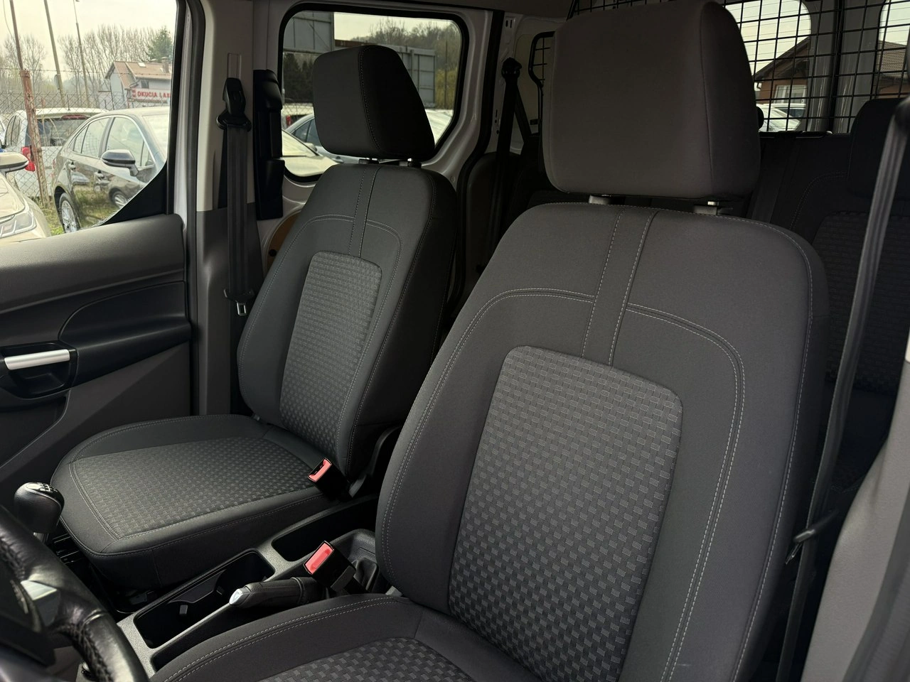 Ford Transit Connect - Zdjęcie 11