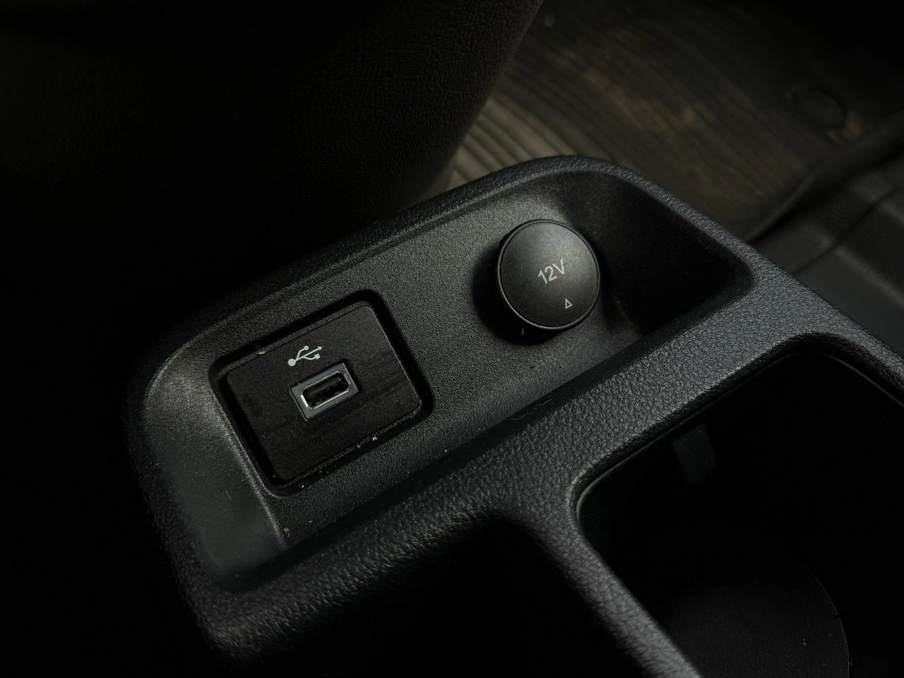 Ford Transit Connect - Zdjęcie 27