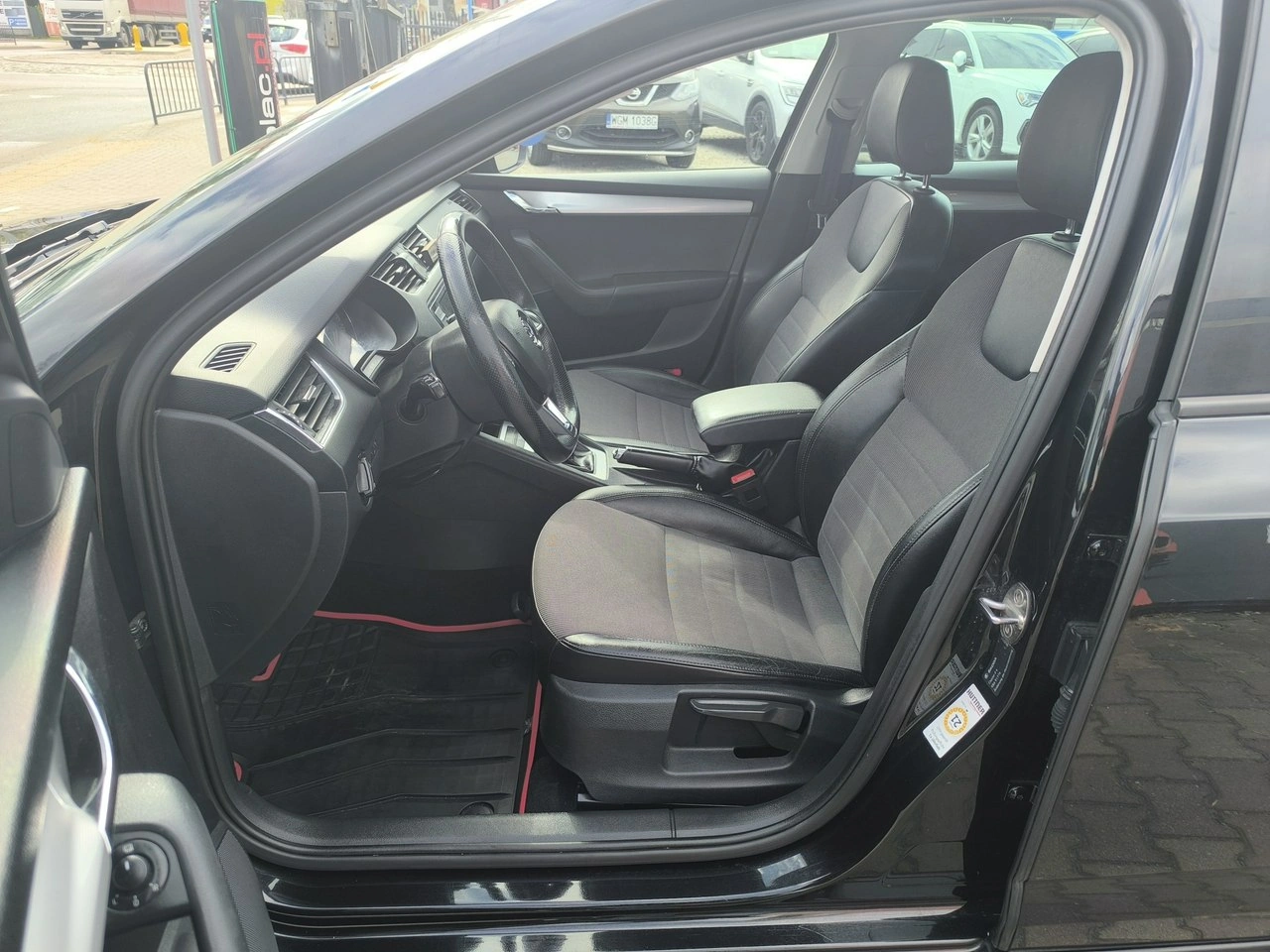 Skoda Octavia - Zdjęcie 17