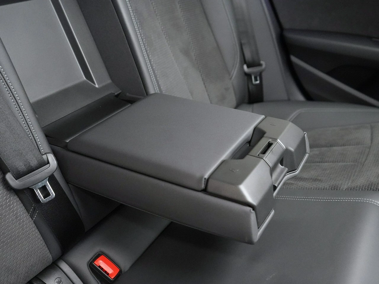 Audi A4 - Zdjęcie 31