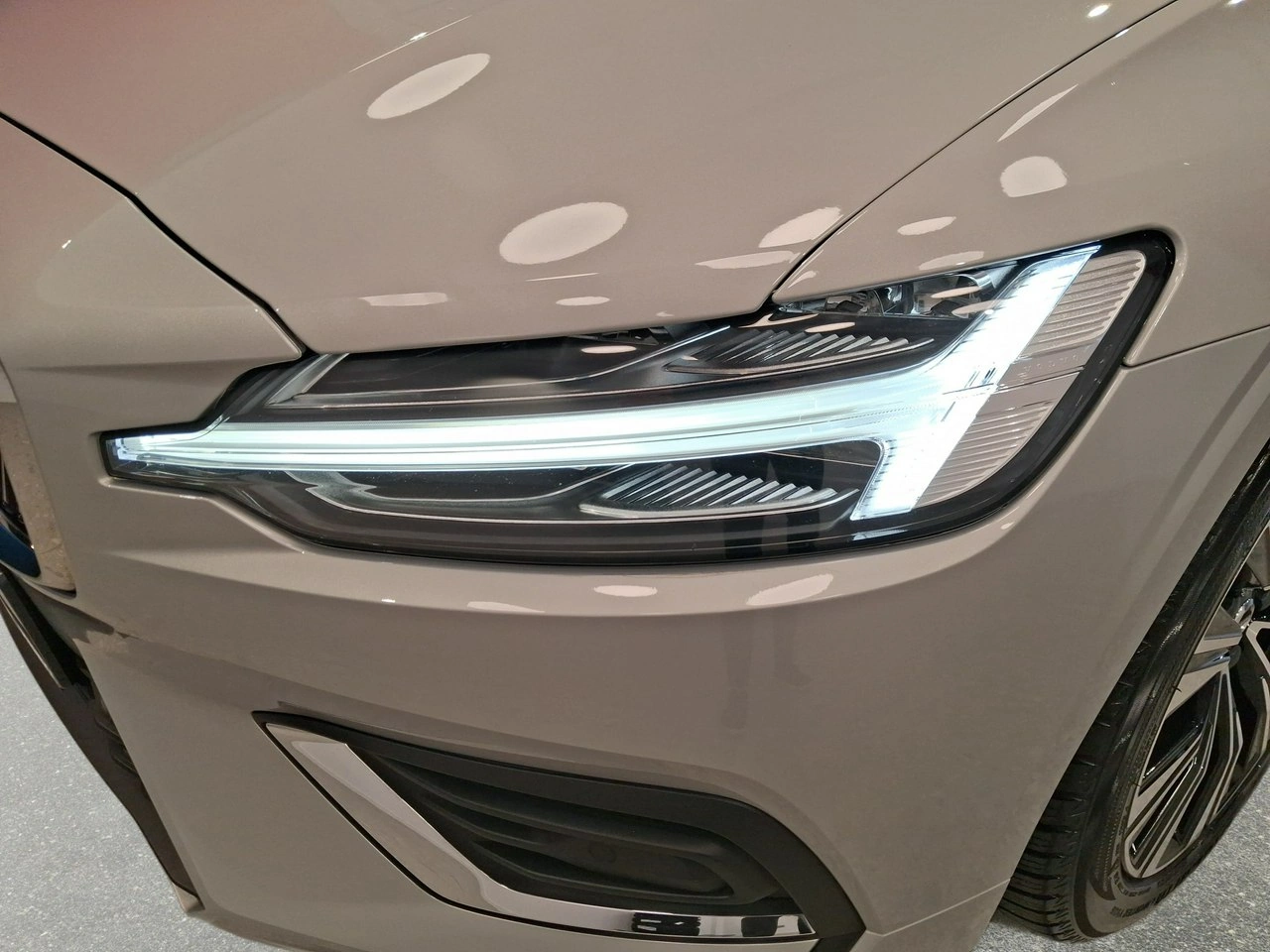 Volvo S60 - Zdjęcie 8