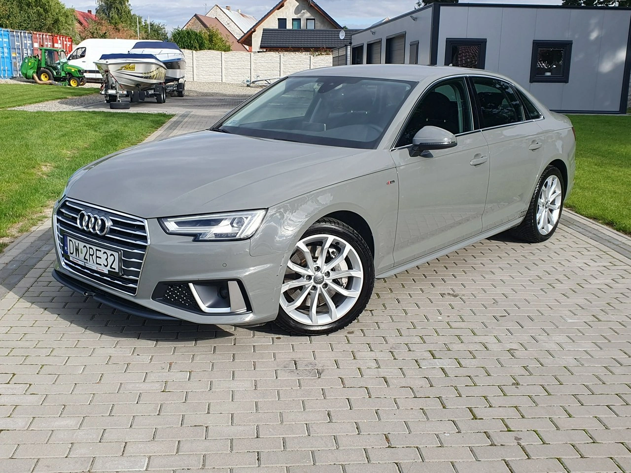 Audi A4 - Główne zdjęcie