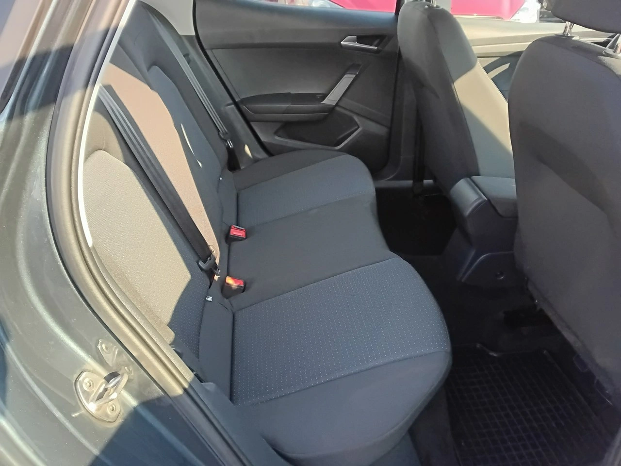 Seat Arona - Zdjęcie 9