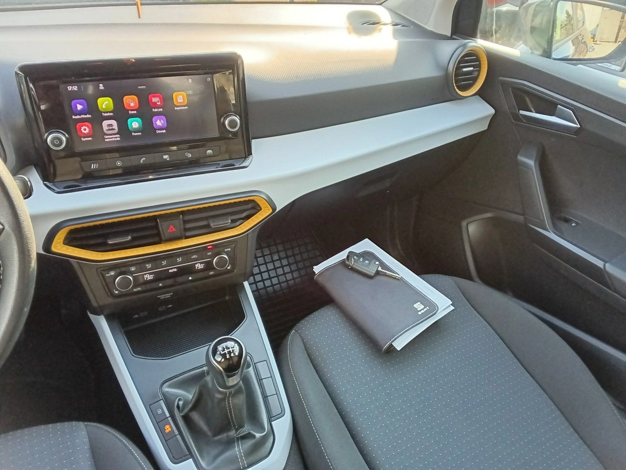 Seat Arona - Zdjęcie 14