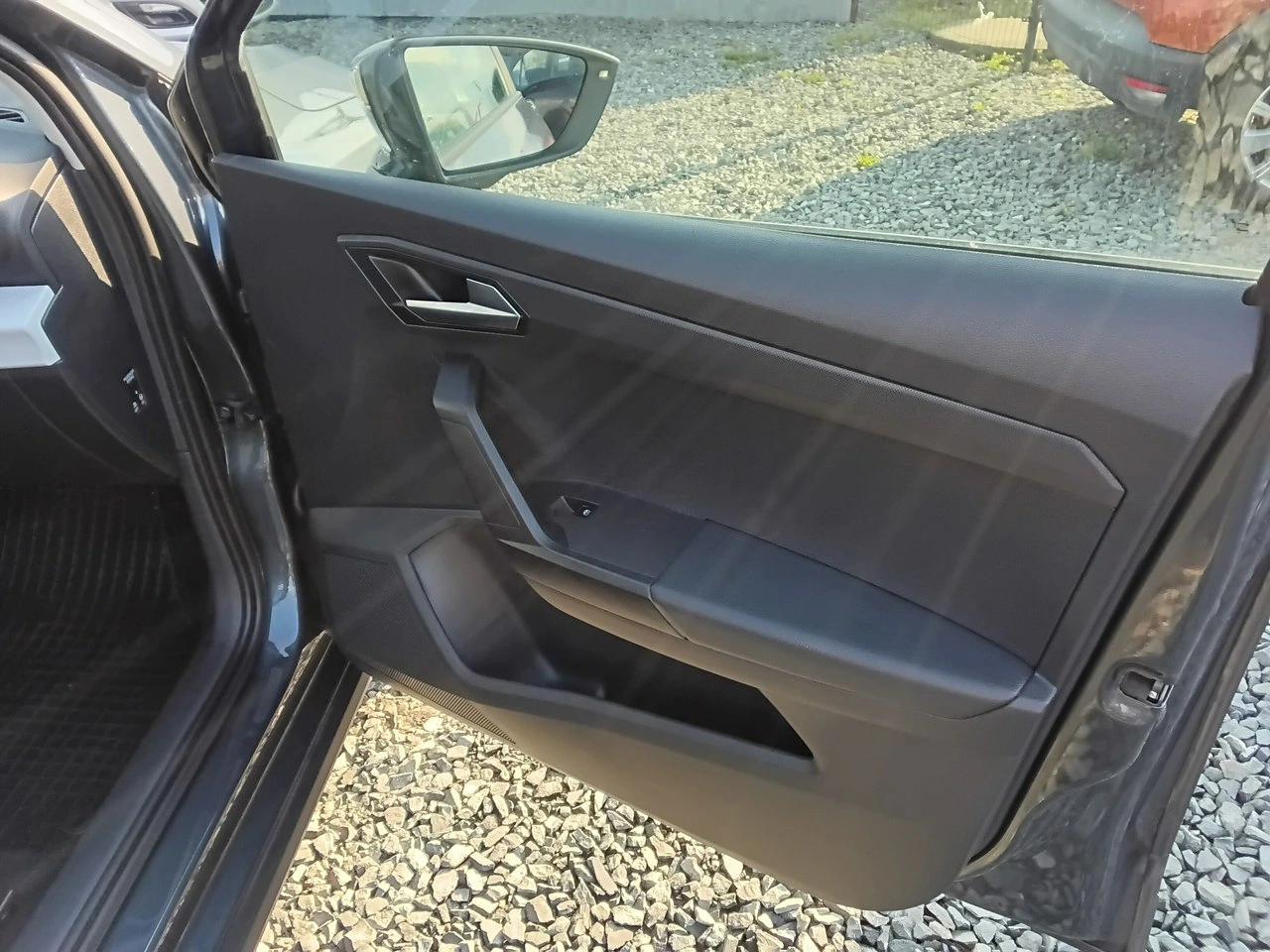 Seat Arona - Zdjęcie 29