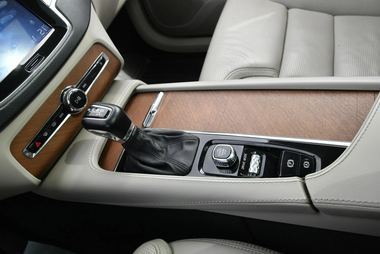 Volvo XC 90 - Zdjęcie 11