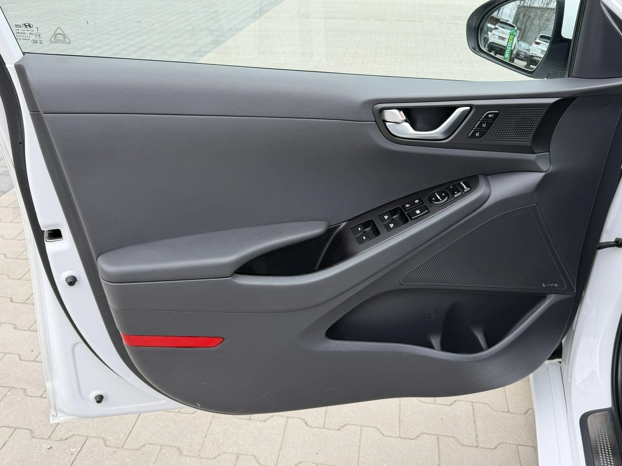 Hyundai IONIQ - Zdjęcie 14