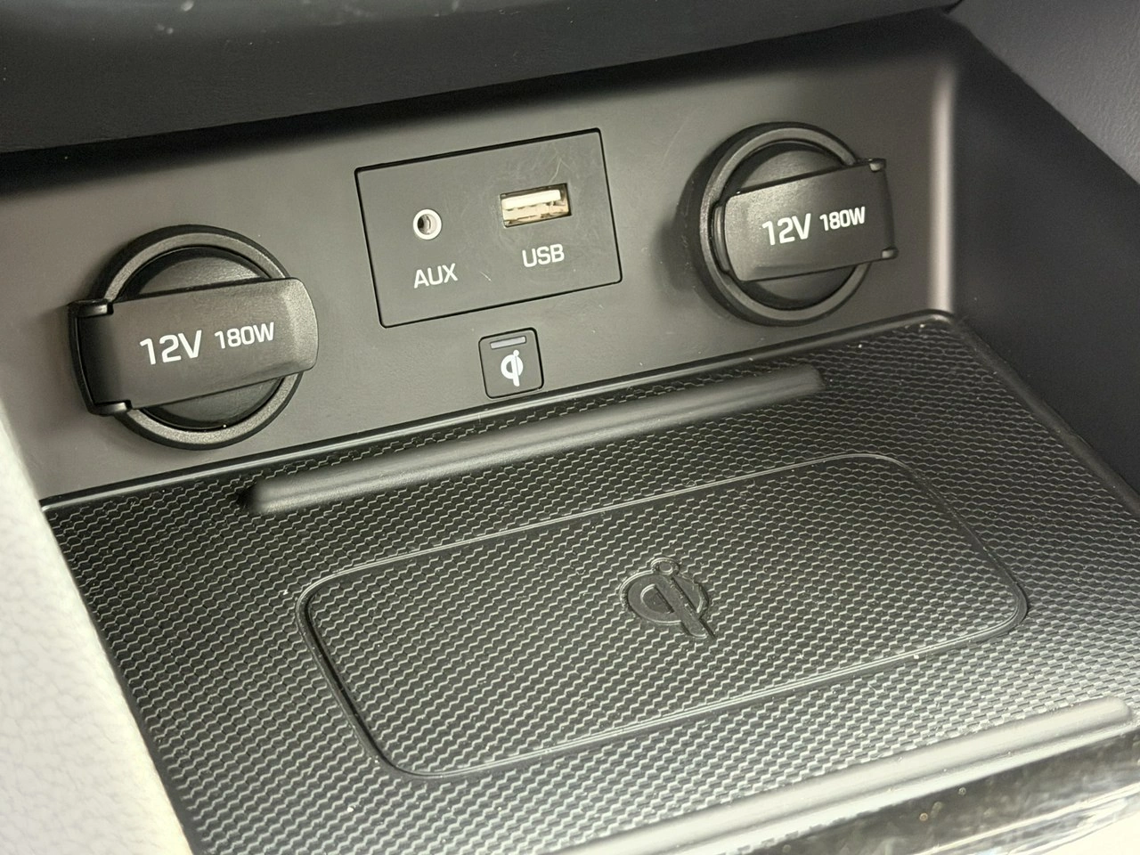 Hyundai IONIQ - Zdjęcie 28