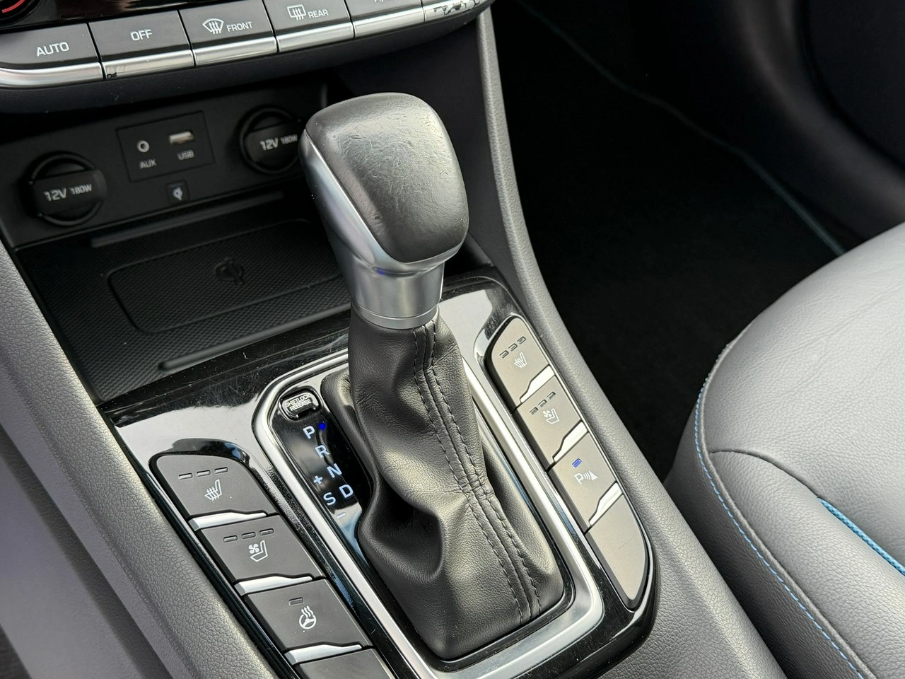 Hyundai IONIQ - Zdjęcie 30