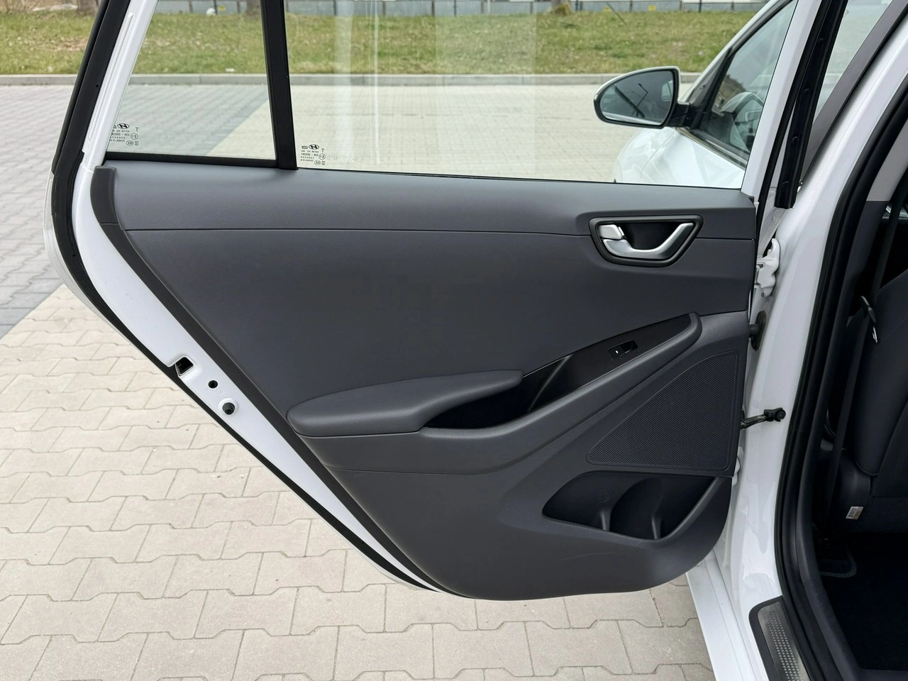 Hyundai IONIQ - Zdjęcie 32