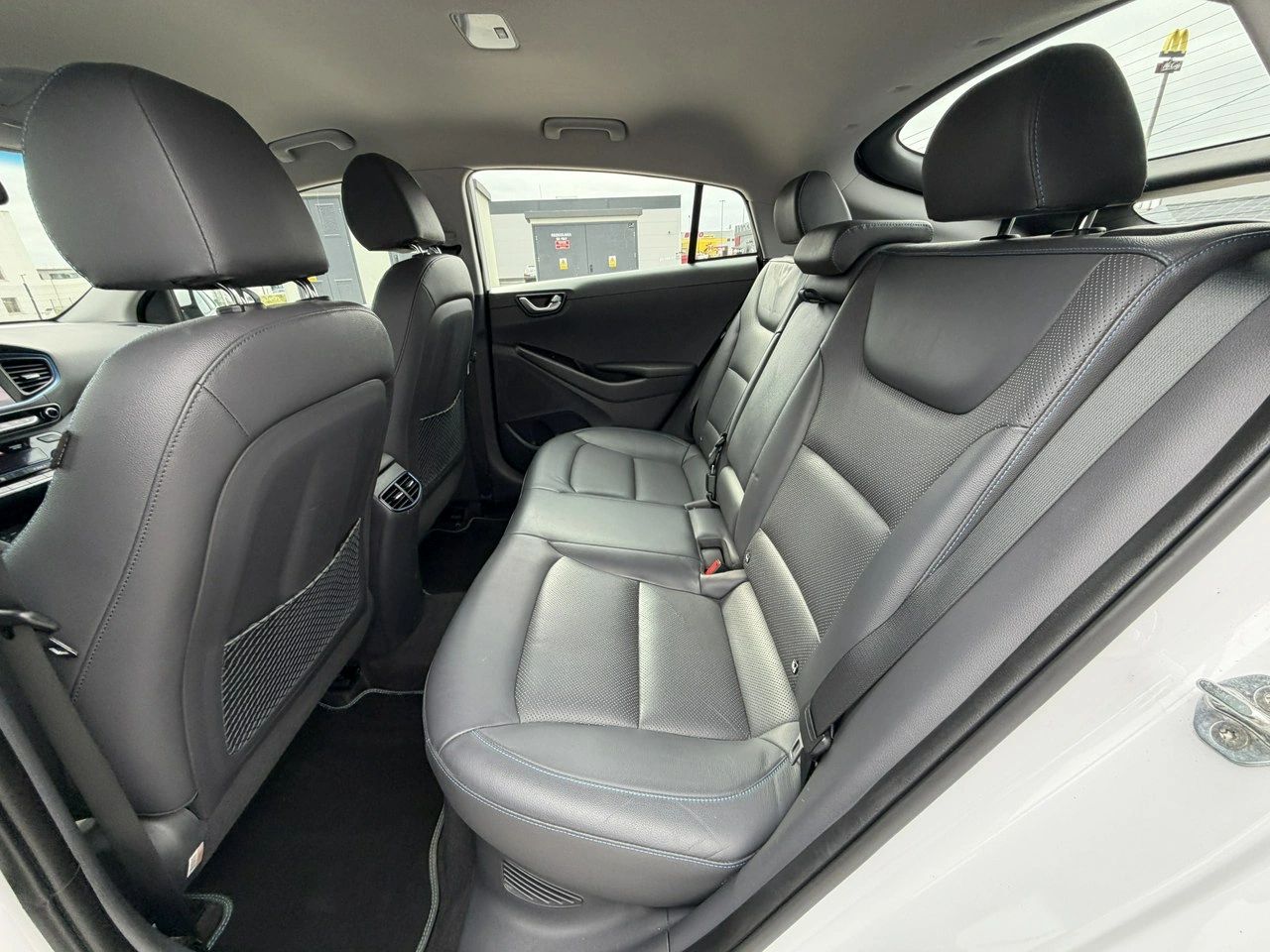 Hyundai IONIQ - Zdjęcie 33