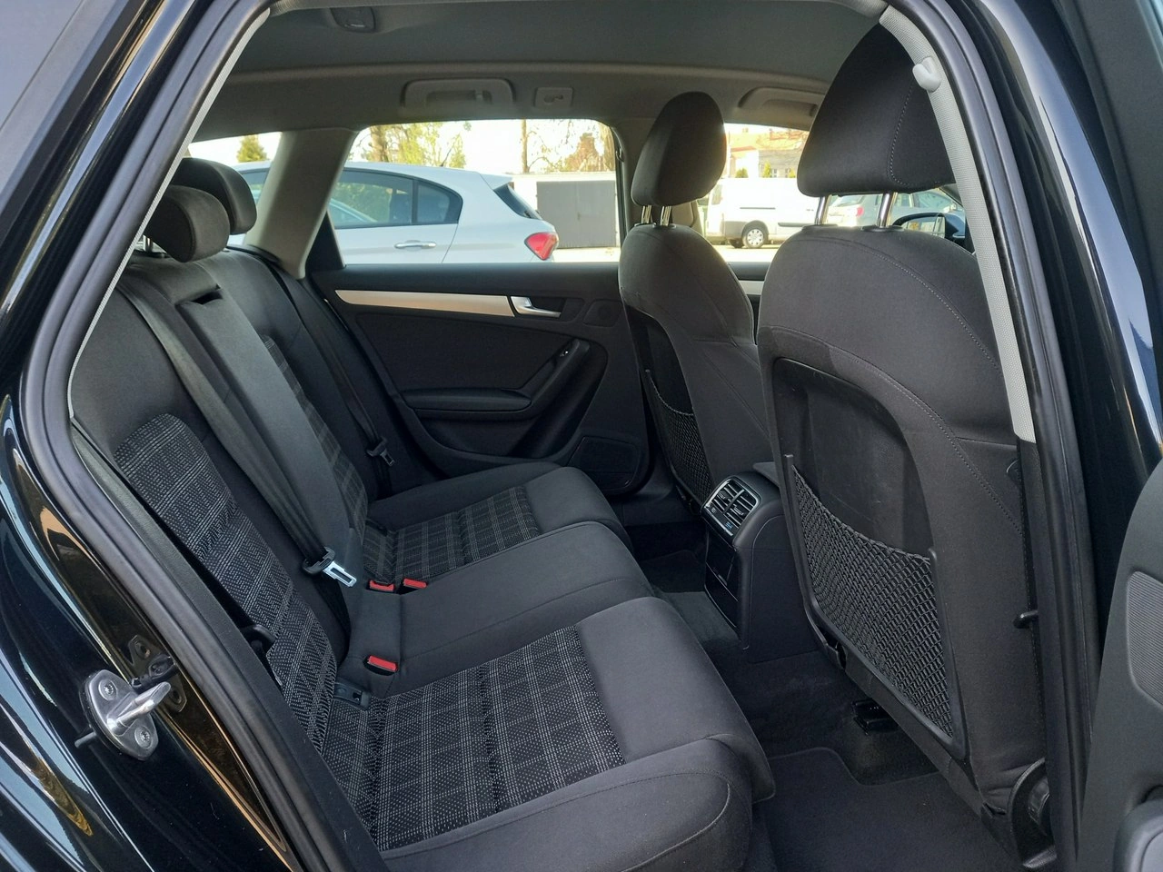 Audi A4 - Zdjęcie 23